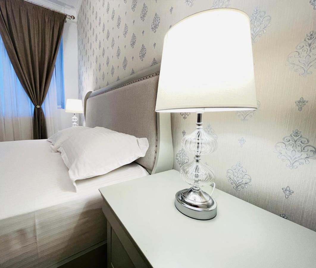 Royal Moonlight Apartment Mamaia